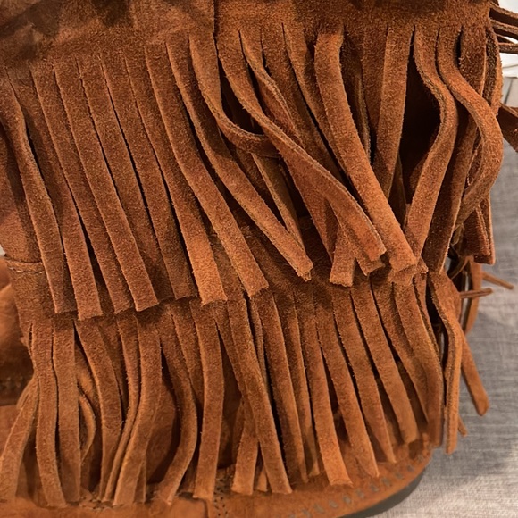 Women’s Minnetonka suede Moccasin boots NIB size 8 brown - Picture 6 of 11